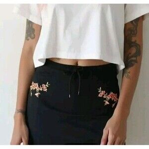 Esperanza Skort Skirt Size M Black Embroidered Floral Pockets Pull String Cotton